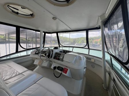 Carver 500-COCKPIT-MOTORYACHT image