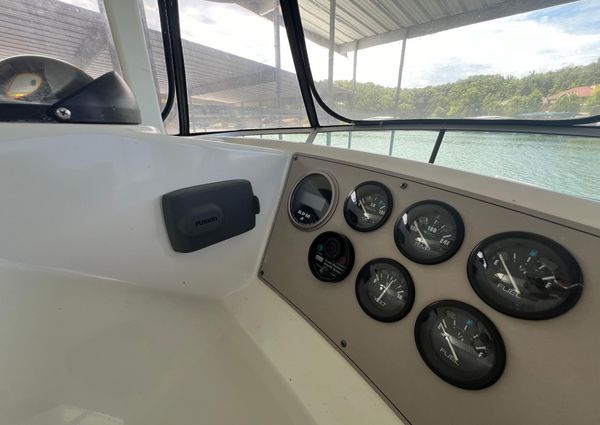 Carver 500-COCKPIT-MOTORYACHT image