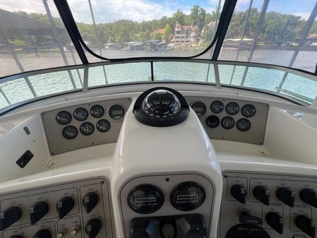 Carver 500-COCKPIT-MOTORYACHT image