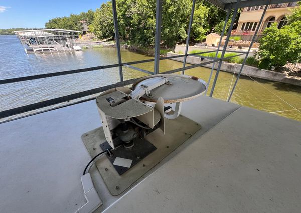 Carver 500-COCKPIT-MOTORYACHT image