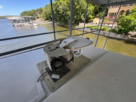 Carver 500-COCKPIT-MOTORYACHT image