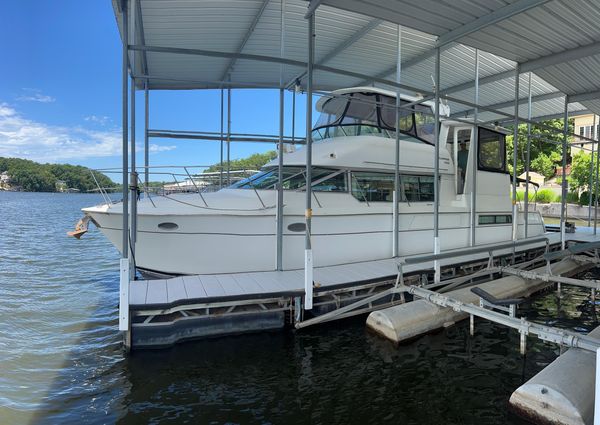 Carver 500-COCKPIT-MOTORYACHT image