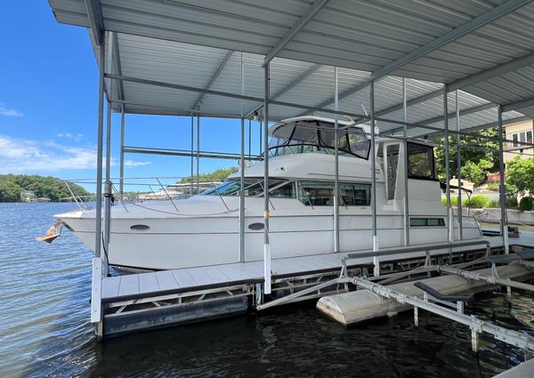 Carver 500-COCKPIT-MOTORYACHT image