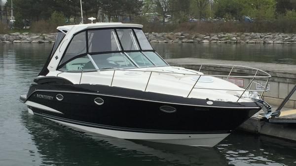 Monterey 320 Sport Yacht 