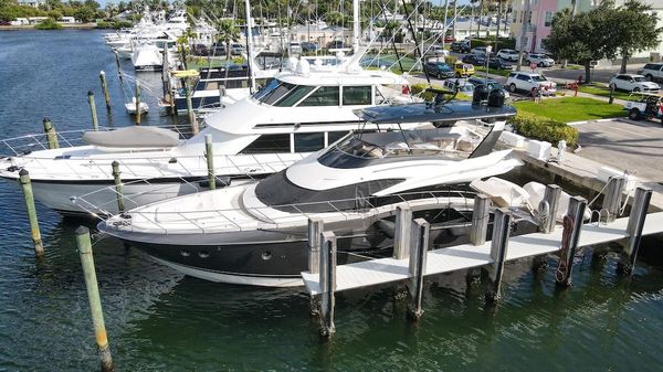 Marquis 660 Sport Yacht
