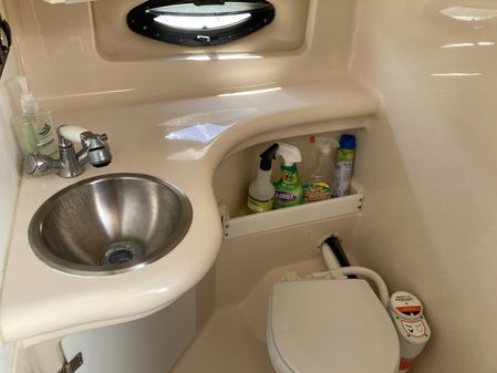 Regal 2860 Window Express Cruiser image