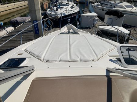 Regal 2860 Window Express Cruiser image