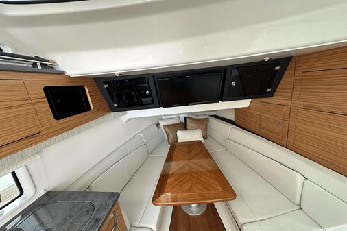 Boston Whaler 380 Realm image