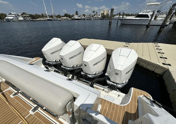 Boston Whaler 380 Realm image