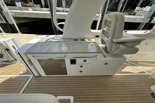 Boston Whaler 380 Realm image