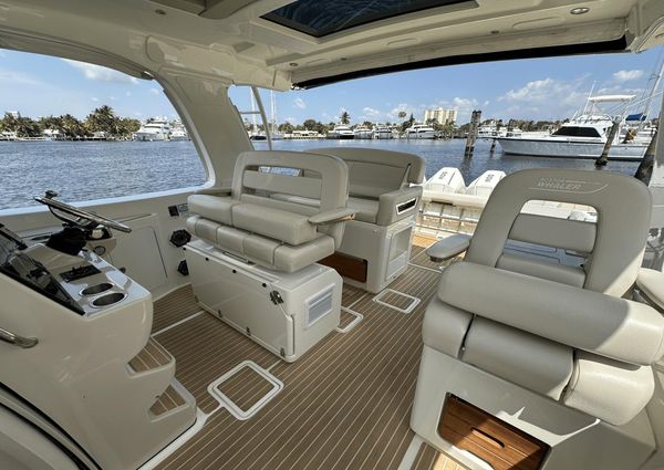 Boston Whaler 380 Realm image