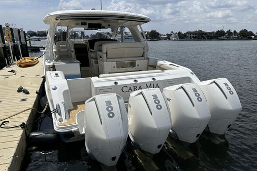 Boston Whaler 380 Realm image