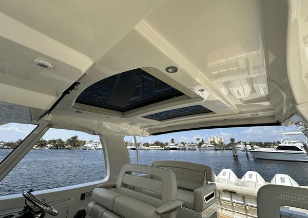 Boston Whaler 380 Realm image