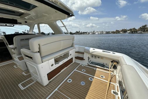 Boston Whaler 380 Realm image