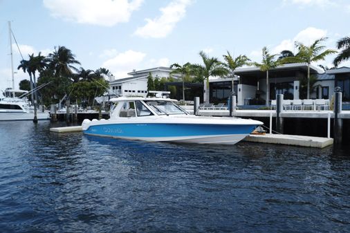 Boston Whaler 380 Realm image