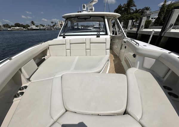 Boston Whaler 380 Realm image