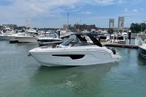 Cruisers Yachts 34 GLS Outboard - main image
