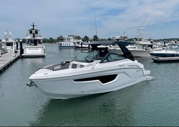 Cruisers Yachts 34 GLS Outboard image