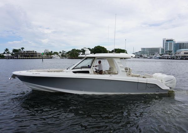 Boston Whaler 350 Realm image