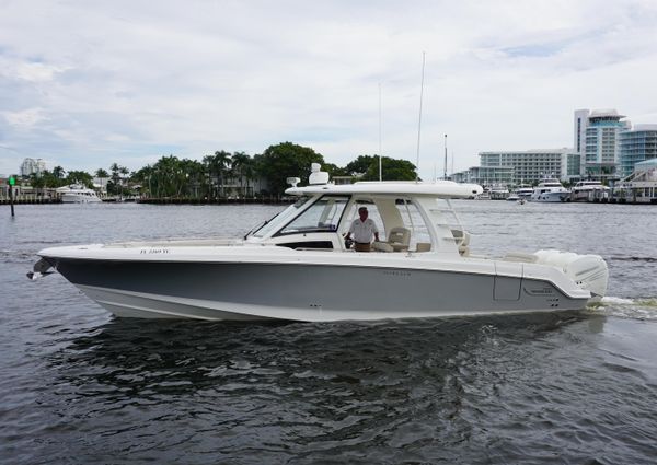 Boston Whaler 350 Realm image