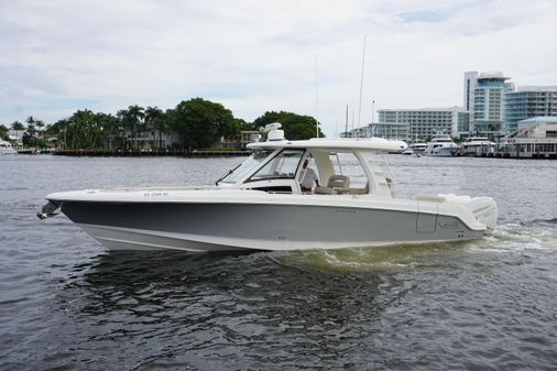 Boston Whaler 350 Realm image