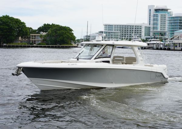 Boston Whaler 350 Realm image