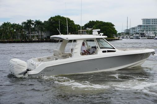 Boston Whaler 350 Realm image