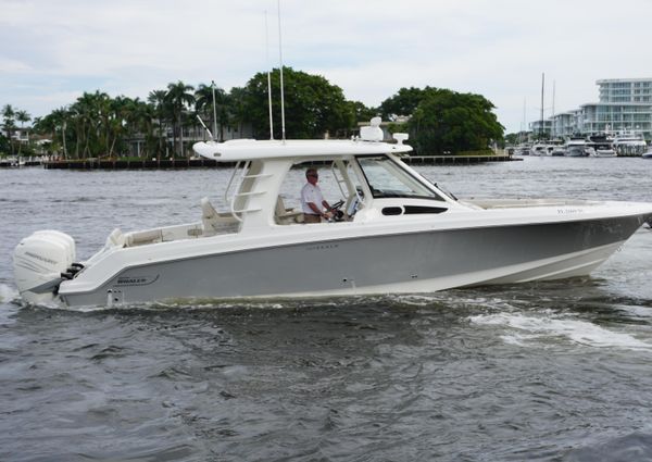 Boston Whaler 350 Realm image