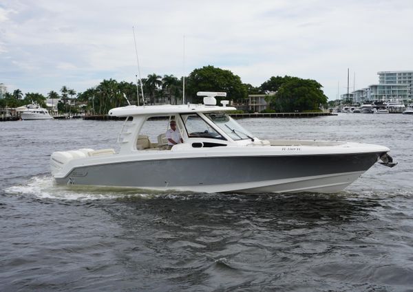 Boston Whaler 350 Realm image