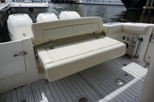 Boston Whaler 350 Realm image