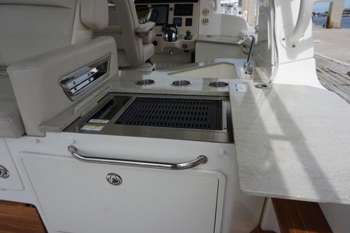 Boston Whaler 350 Realm image