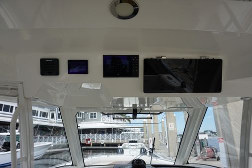 Boston Whaler 350 Realm image