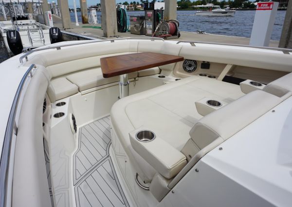 Boston Whaler 350 Realm image