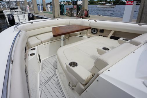 Boston Whaler 350 Realm image