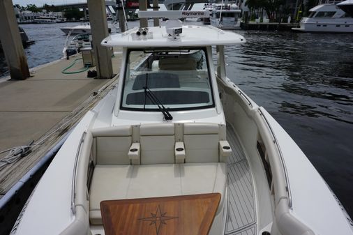 Boston Whaler 350 Realm image