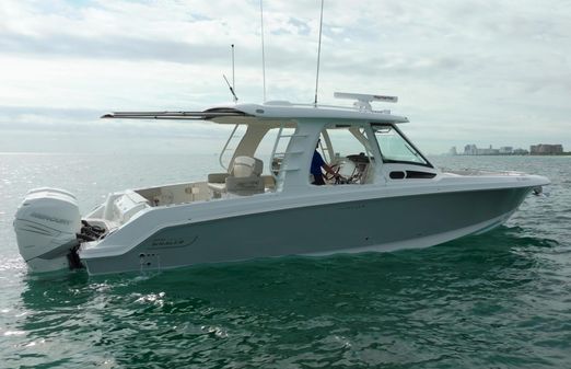 Boston Whaler 350 Realm image