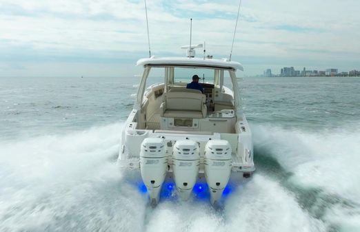 Boston Whaler 350 Realm image