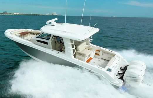 Boston Whaler 350 Realm image