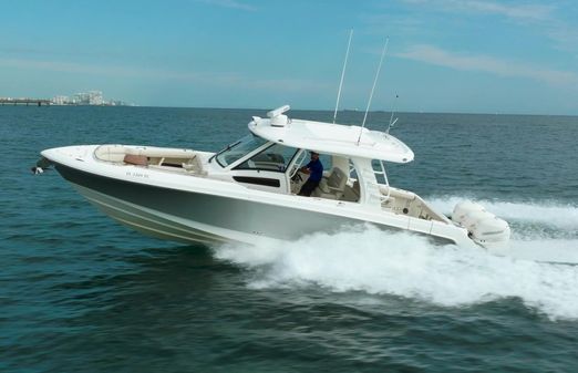 Boston Whaler 350 Realm image