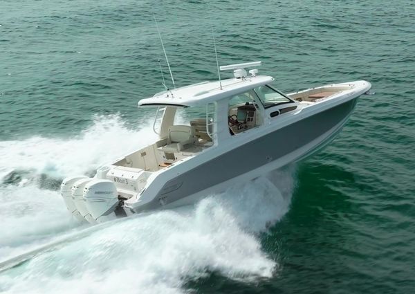 Boston Whaler 350 Realm image