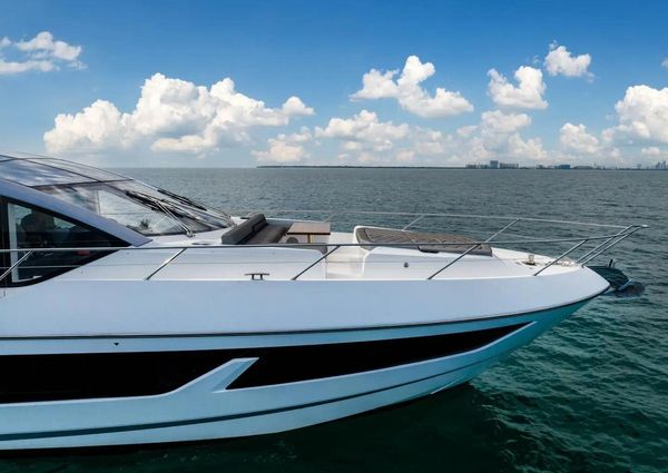 Sunseeker Predator 74 image