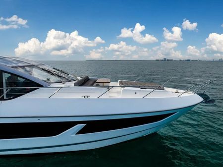 Sunseeker Predator 74 image