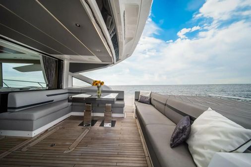 Sunseeker Predator 74 image