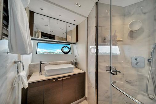 Sunseeker Predator 74 image