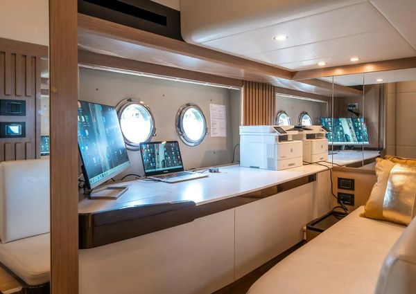 Absolute NAVETTA 52 image