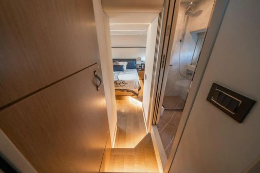 Absolute NAVETTA 52 image