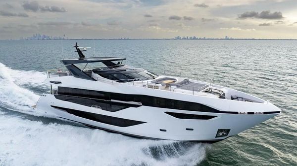 Sunseeker 100 Yacht 