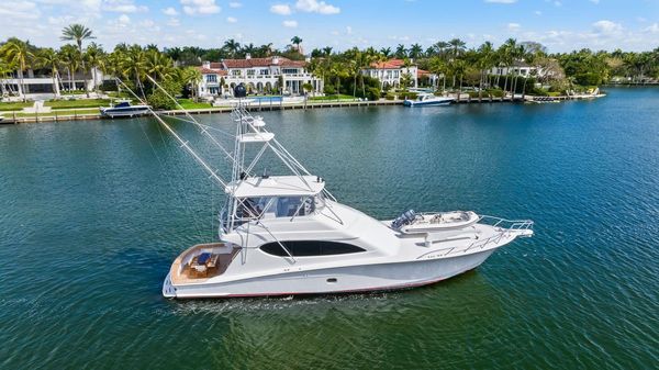 Hatteras 68 Convertible