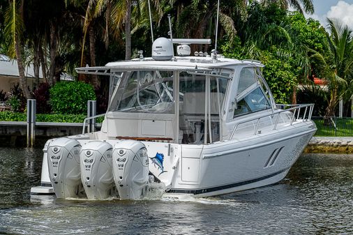 Intrepid 475 Sport Yacht image