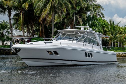 Intrepid 475 Sport Yacht image